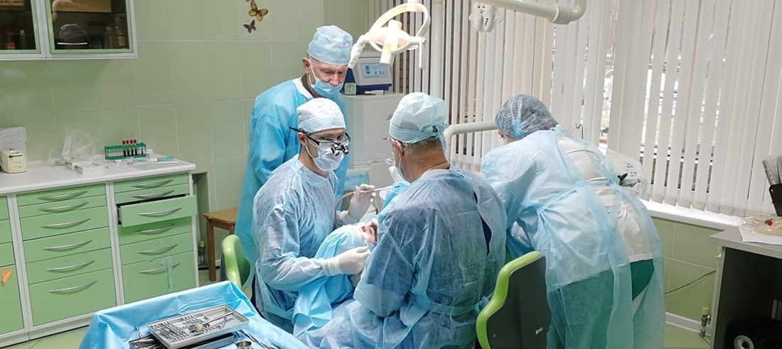 Дентоальвеолярная хирургия и имплантология